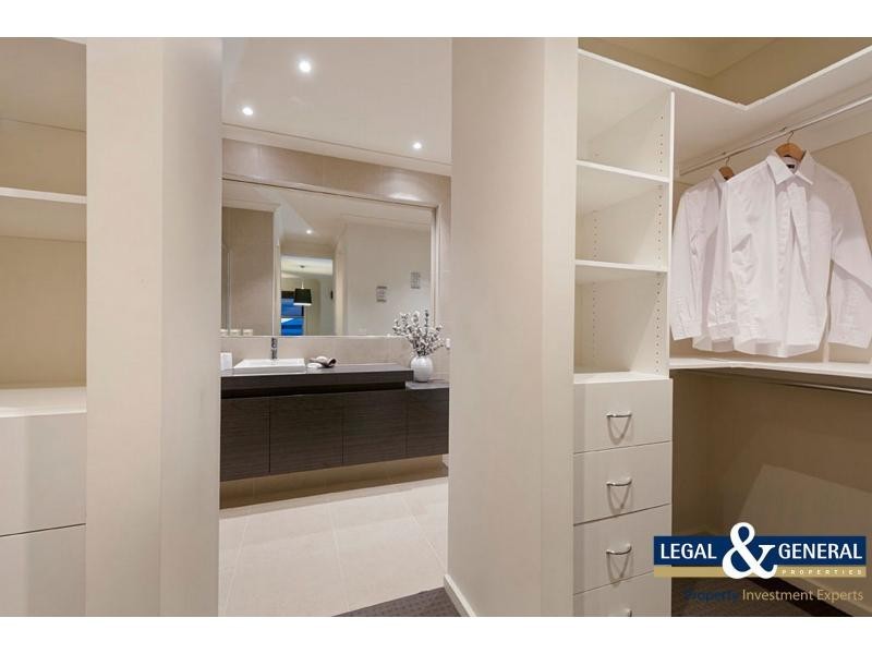 12 Crepe Avenue, Cranbourne West VIC 3977