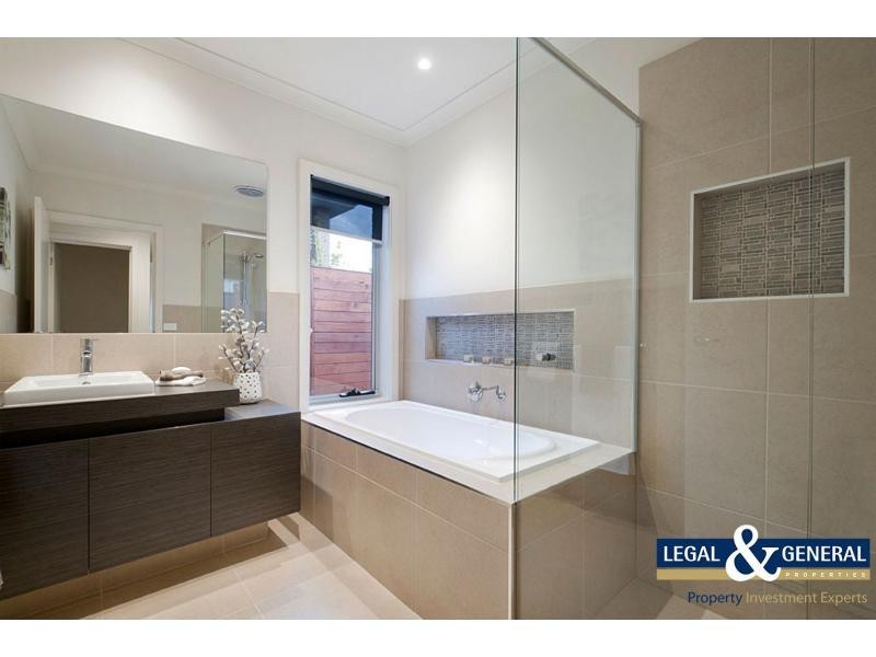 12 Crepe Avenue, Cranbourne West VIC 3977
