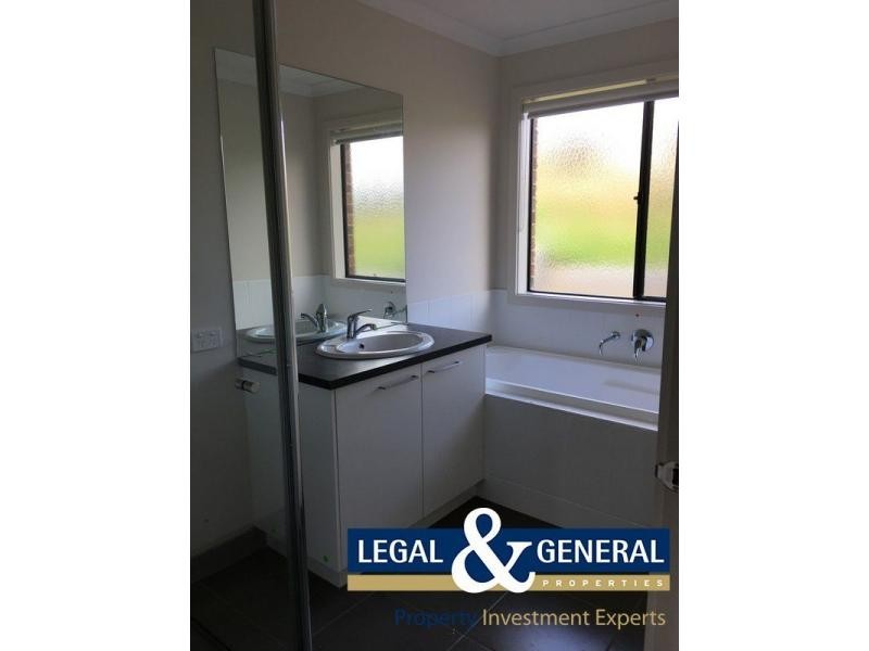 5 Bella Vista Crescent, Pakenham VIC 3810