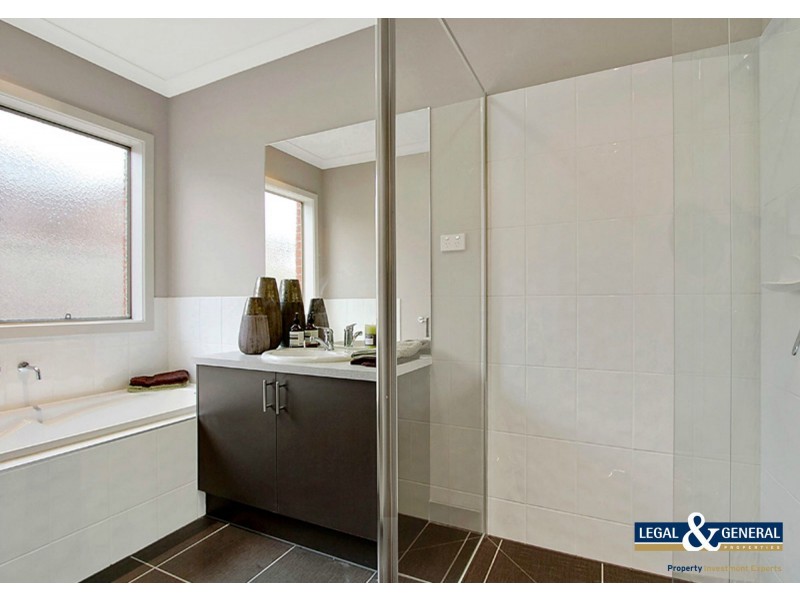 34 Macumba Drive, Clyde North VIC 3978