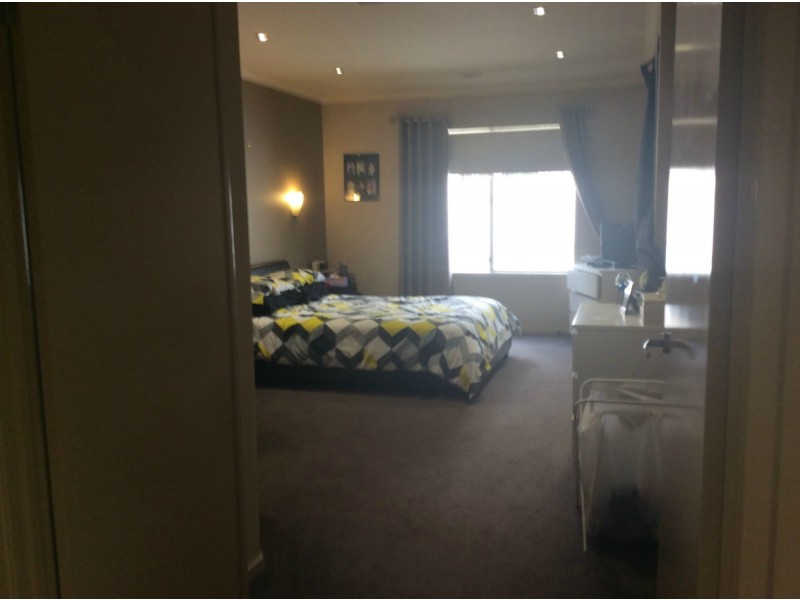 15 Flash Dan Drive, Cranbourne East VIC 3977