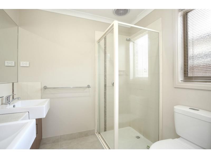 63 Chantenay Parade, Cranbourne North VIC 3977