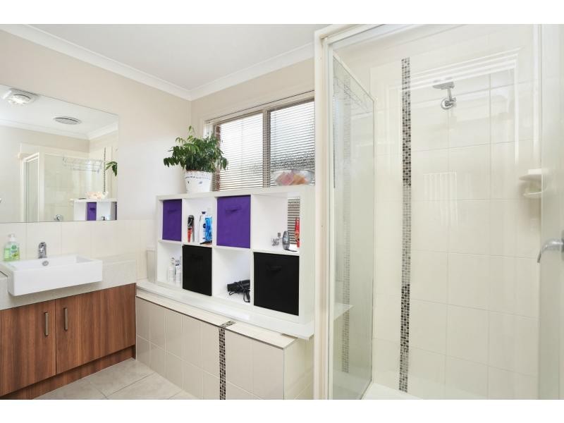 63 Chantenay Parade, Cranbourne North VIC 3977