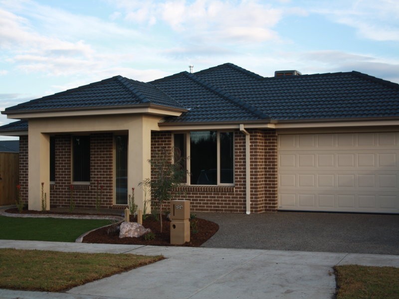 69 Donohue Street, Cranbourne East VIC 3977