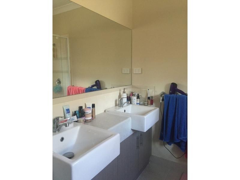 77 Donohue Street, Cranbourne East VIC 3977