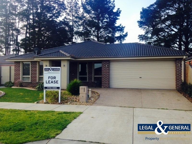 25 Melissa Way, Pakenham VIC 3810