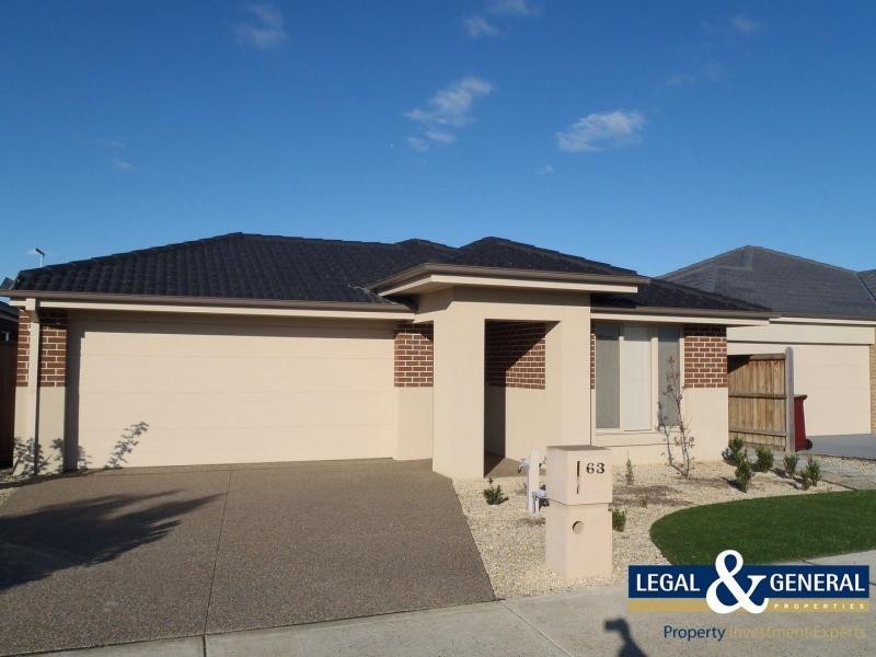 63 Chantenay Parade, Cranbourne North VIC 3977