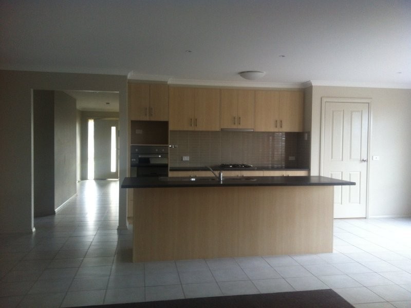 Cranbourne North VIC 3977