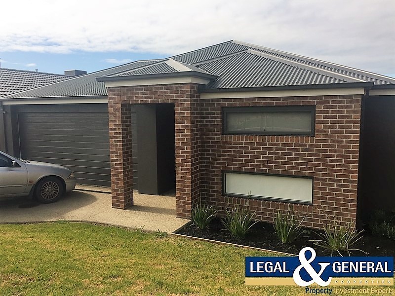 22 Viewgrand Drive, Pakenham VIC 3810