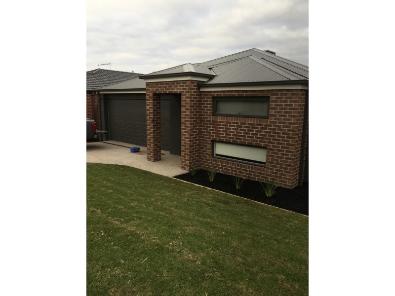 22 Viewgrand Drive, Pakenham VIC 3810