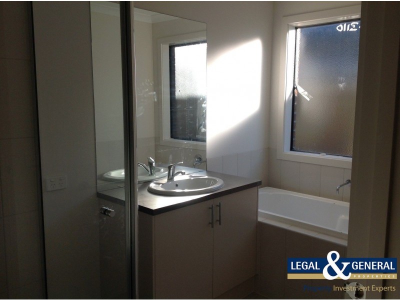 22 Viewgrand Drive, Pakenham VIC 3810