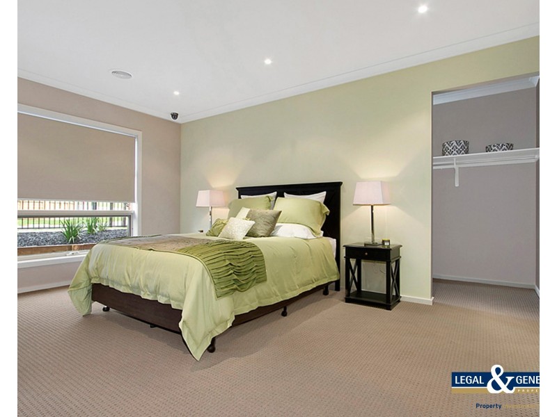 25 Eliston Avenue, Clyde North VIC 3978