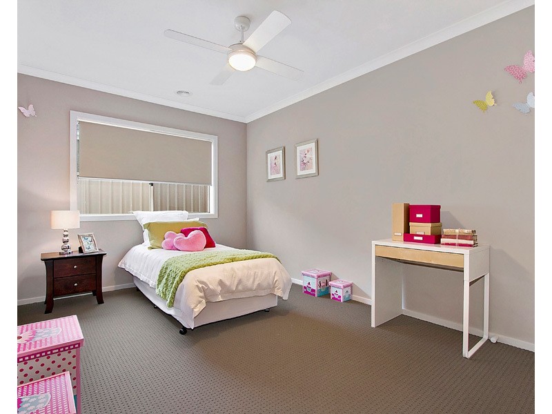 25 Eliston Avenue, Clyde North VIC 3978