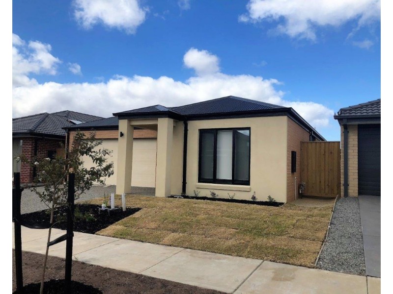 60 Moxham Dr, Clyde North VIC 3978