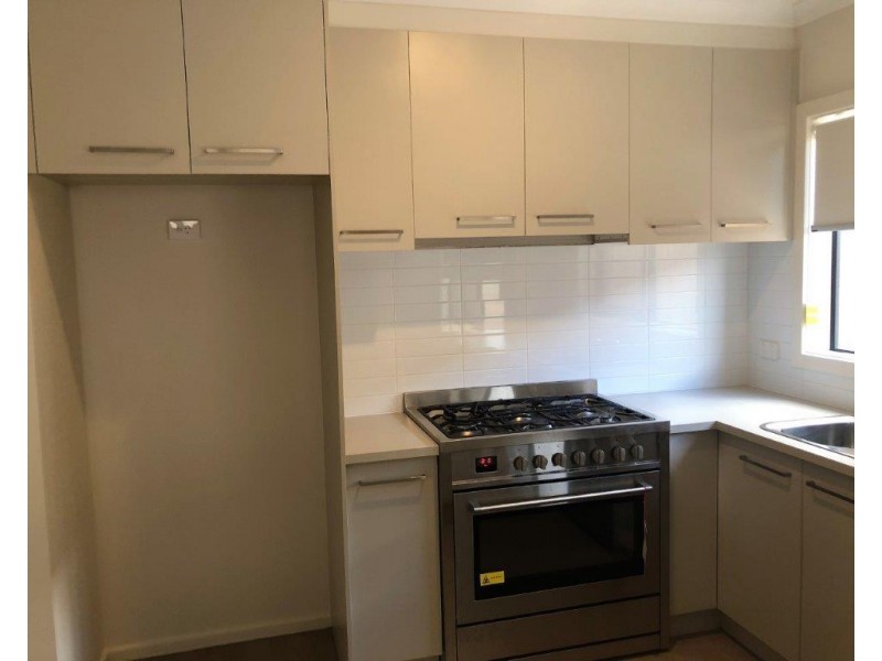 60 Moxham Dr, Clyde North VIC 3978