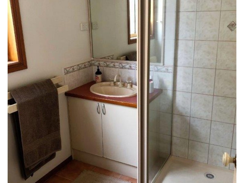 37 Jarryd Cres, Berwick VIC 3806