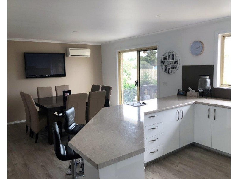 37 Jarryd Cres, Berwick VIC 3806