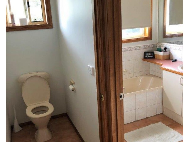 37 Jarryd Cres, Berwick VIC 3806