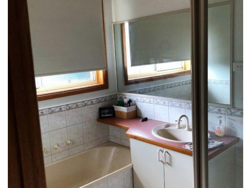 37 Jarryd Cres, Berwick VIC 3806