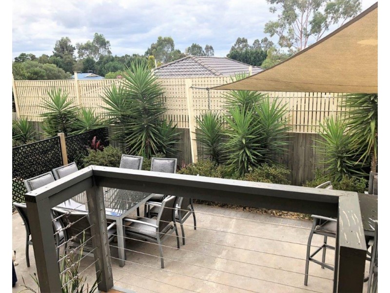 37 Jarryd Cres, Berwick VIC 3806