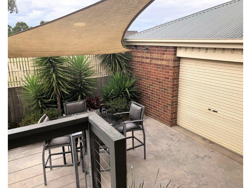 37 Jarryd Cres, Berwick VIC 3806