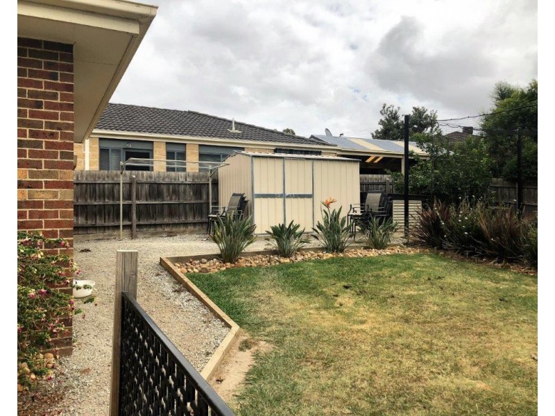 37 Jarryd Cres, Berwick VIC 3806