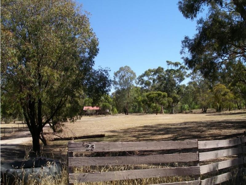 23 Calder Highway, Wedderburn VIC 3518