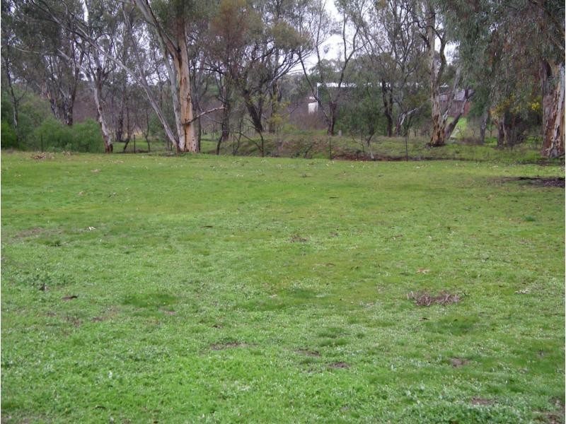 23 Calder Highway, Wedderburn VIC 3518