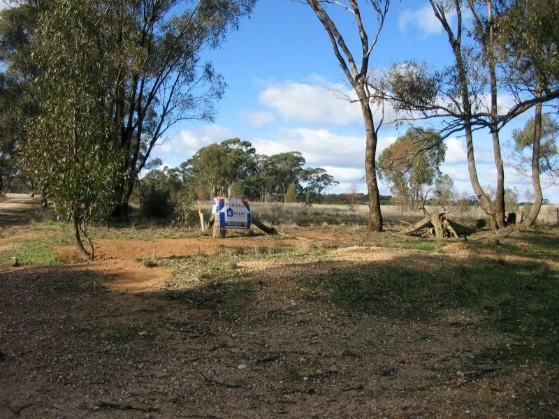 1 Holts Lane, Wedderburn VIC 3518