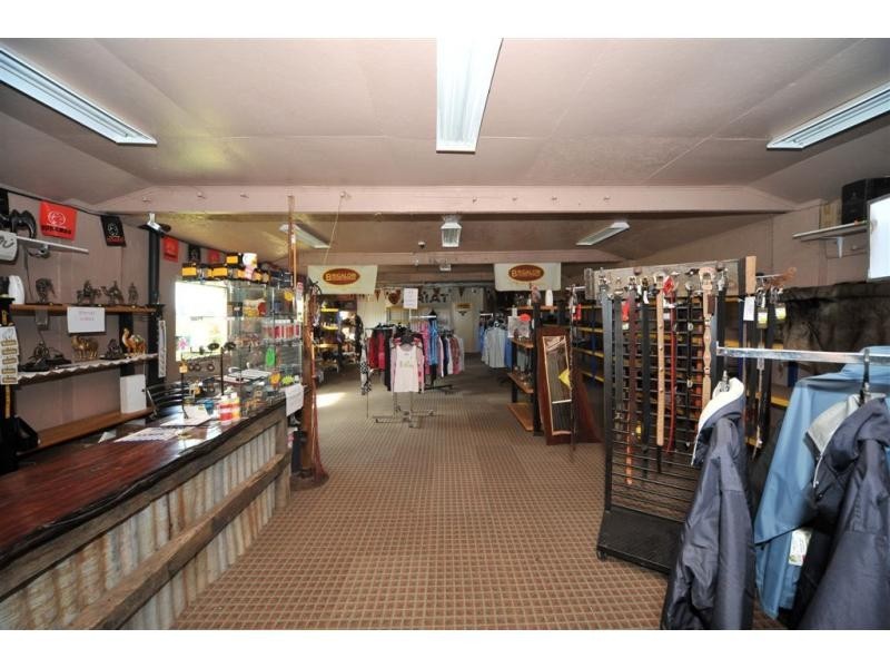 228 Midland Highway, Epsom VIC 3551