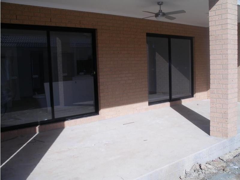 8 Perry Lane, Epsom VIC 3551