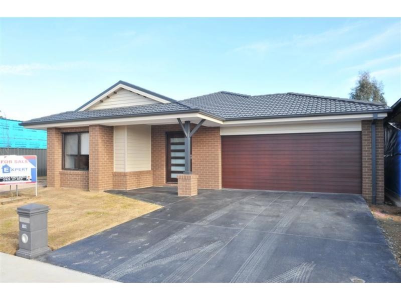 18 Perry Lane, Epsom VIC 3551