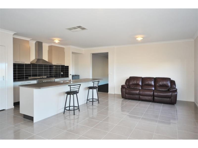 18 Perry Lane, Epsom VIC 3551