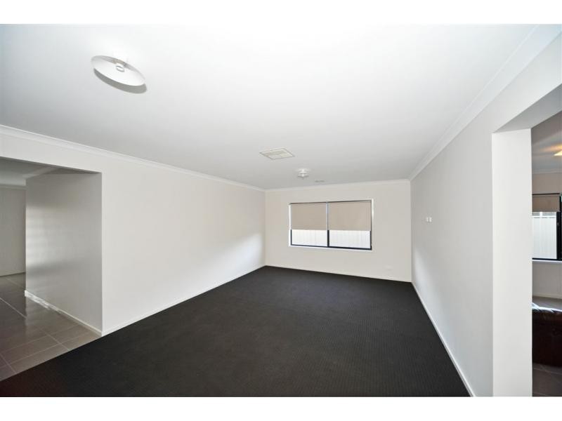 18 Perry Lane, Epsom VIC 3551