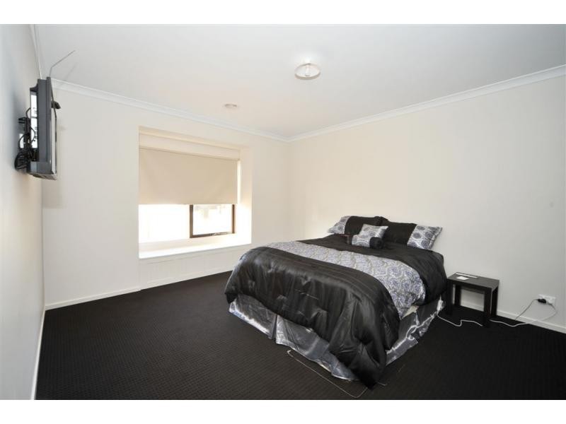 18 Perry Lane, Epsom VIC 3551
