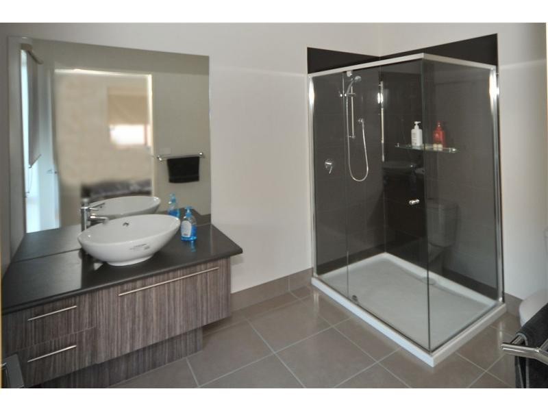 18 Perry Lane, Epsom VIC 3551