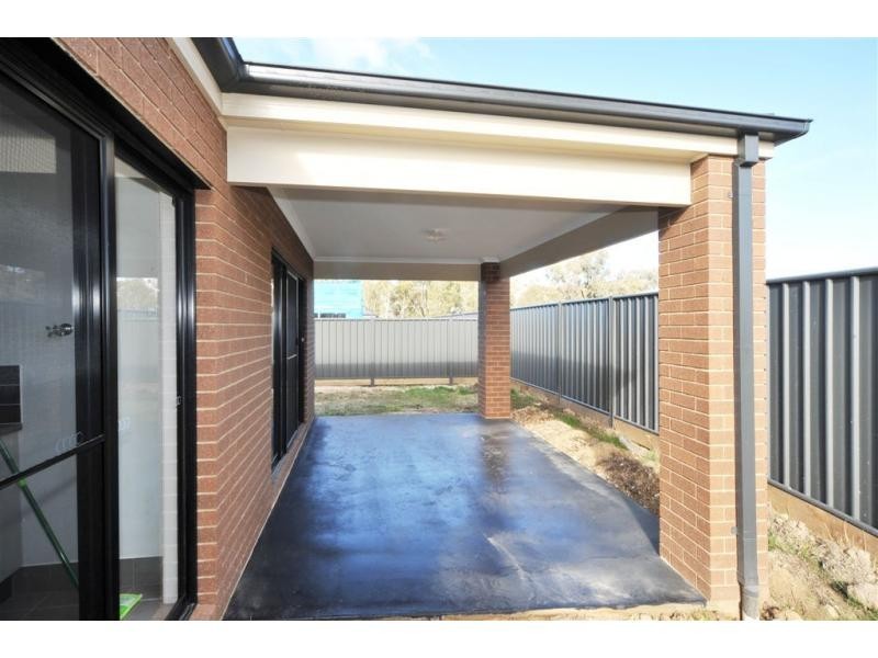 18 Perry Lane, Epsom VIC 3551