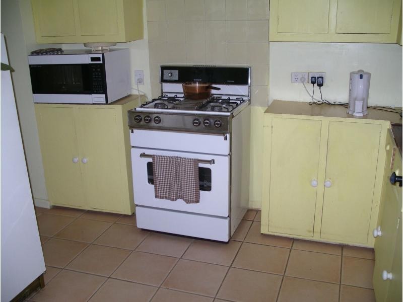 323 High Street, Kangaroo Flat VIC 3555