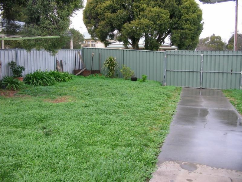 323 High Street, Kangaroo Flat VIC 3555