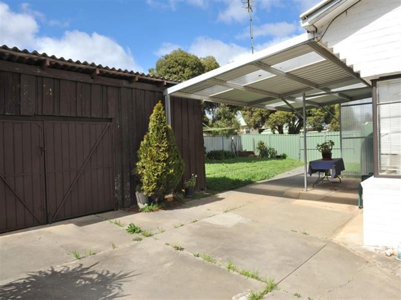 323 High Street, Kangaroo Flat VIC 3555