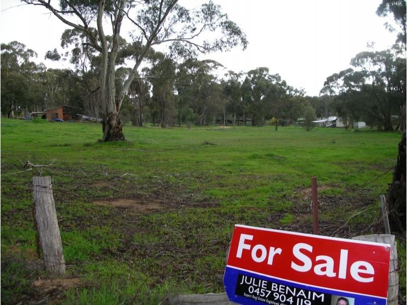 50 Specimen Road, Wedderburn VIC 3518