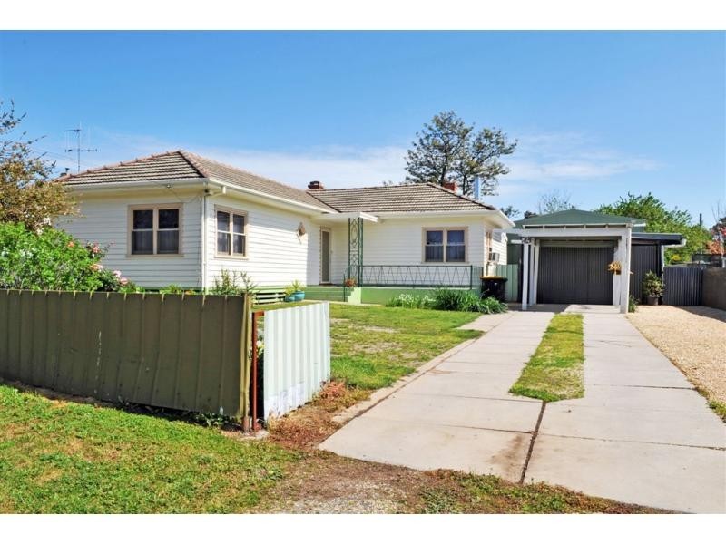 54 Cunneen Street, Long Gully VIC 3550
