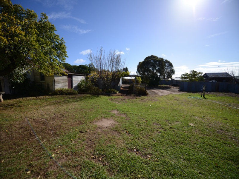 6 View Street, Charlton VIC 3525