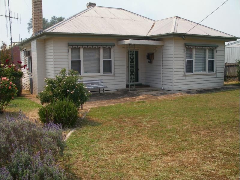 11 Wilson Street, Wedderburn VIC 3518