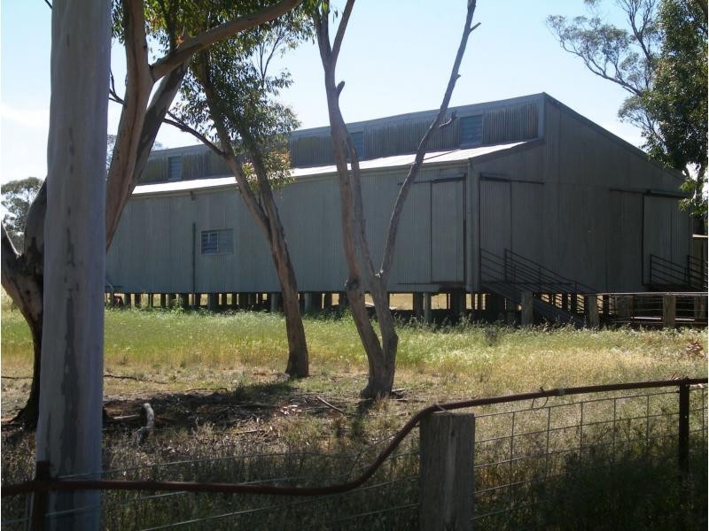 26 Golf Links Road, Charlton VIC 3525