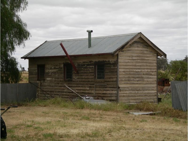 26 Golf Links Road, Charlton VIC 3525