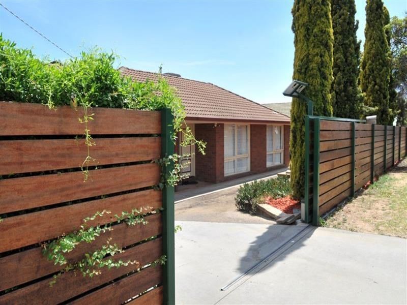 23 Arblaster Street, California Gully VIC 3556