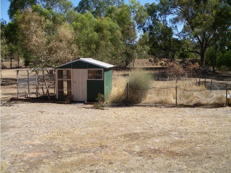 23 Calder Highway, Wedderburn VIC 3518