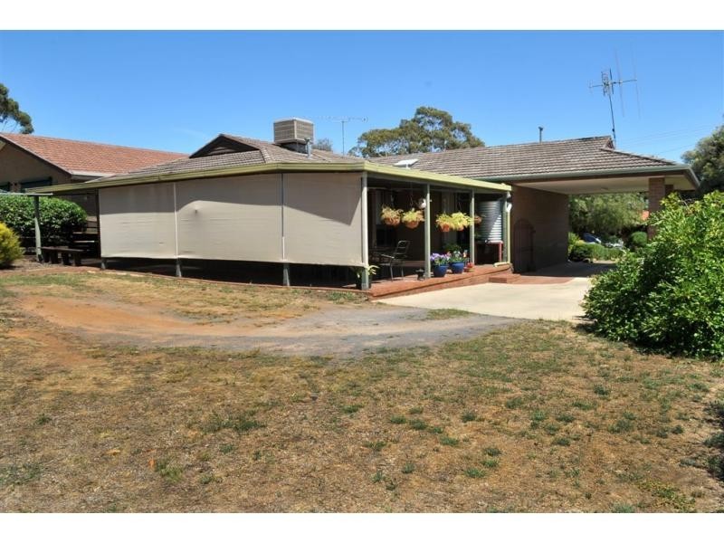 4 Ridgeway Crescent, Kennington VIC 3550