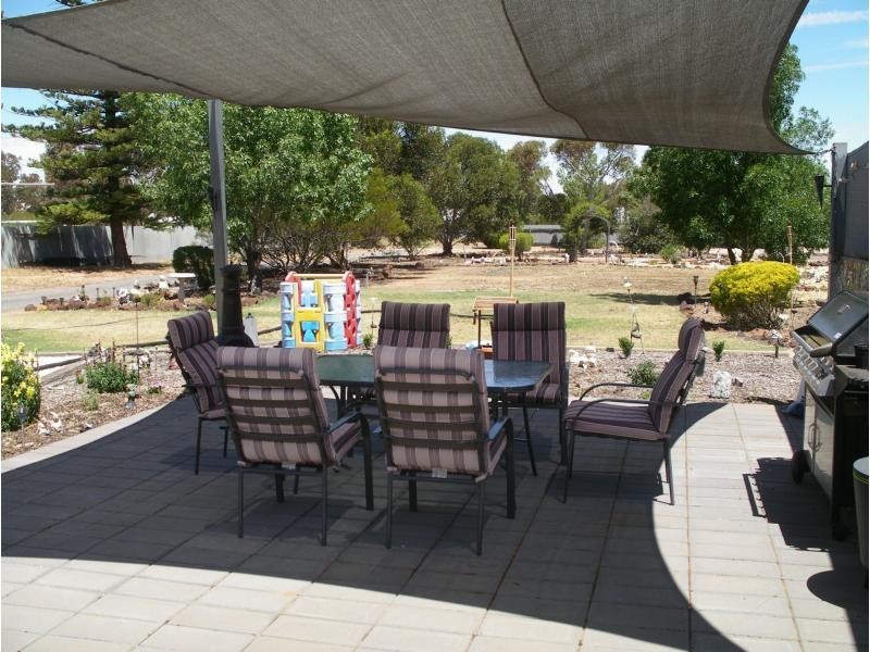 98 Hannon Street, Sea Lake VIC 3533